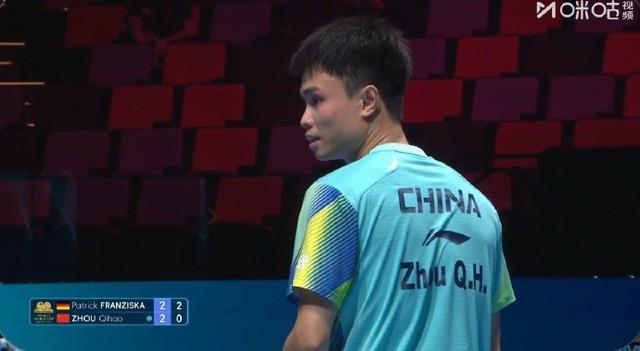 开云体育-周启豪2-3不敌弗朗西斯卡，国乒男队2人晋级澳门世界杯16强
